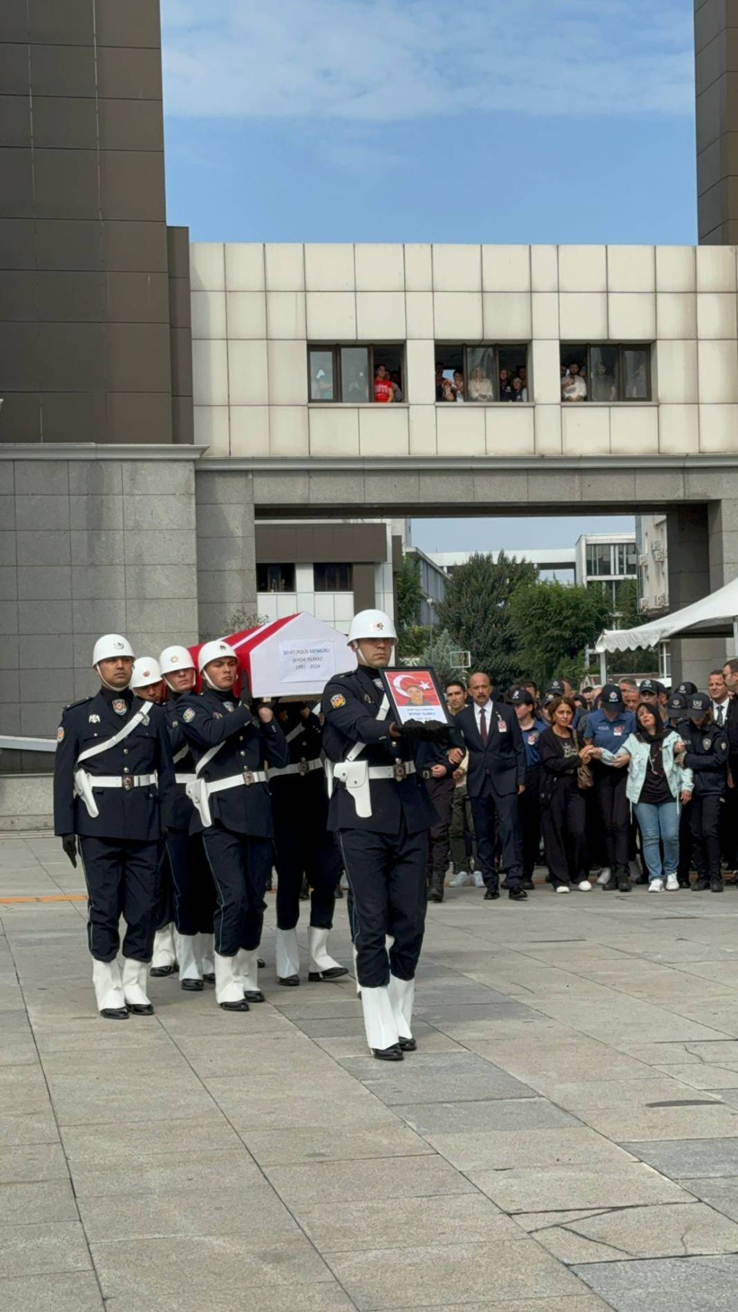 Şehit Polis Şeyda Yılmaz törenle memleketine uğurlandı 6